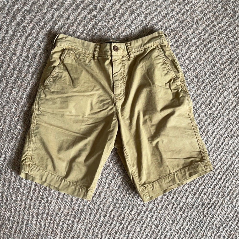American Eagle Men’s Khaki Shorts